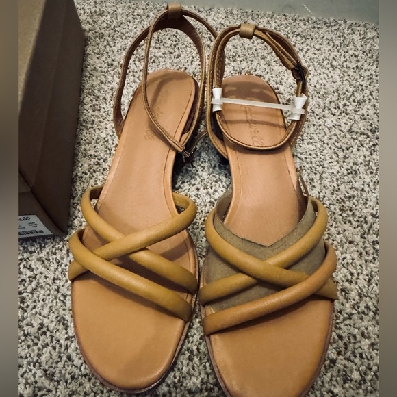 Madewell The Gena Strappy Leather Sandals, 7 - Picture 4 of 6